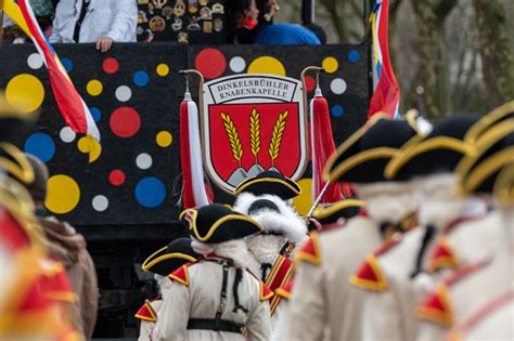 Wiesbadenaktuell Stra Enkarneval Fastnachtsumzug In Wiesbaden Am