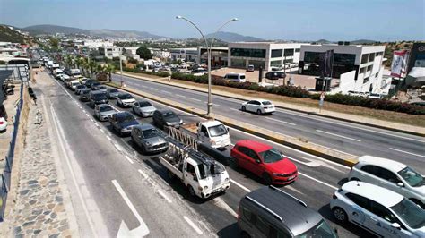 Bodrumda Bayram Tatili Ba Lamadan Trafik Ba Lad Bodrum Kapak Haber