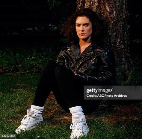 126 Lara Flynn Boyle 1990 Stock Photos, High-Res Pictures, and Images ...