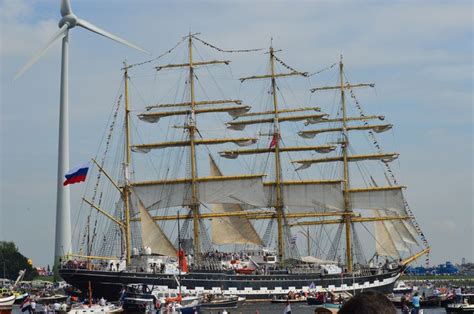 Intocht Sail Amsterdam 2015 De Krusenstern Sailing Sailing Ships