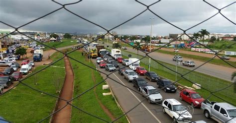 G1 Protesto Bloqueia A Br 040 Entre Valparaíso De Goiás E Luziânia