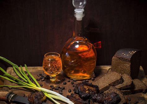 Кедровка - настойка на кедровых орешках – 3 рецепта на водке, спирте ...