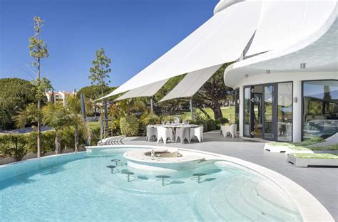 Lisbon Villas | Book your villa in Lisbon | Lowest Price Guarantee