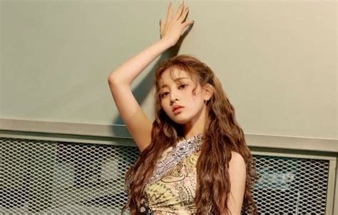 Review Jihyo Twice Impresses By Carrying Her Solo Debut Killin