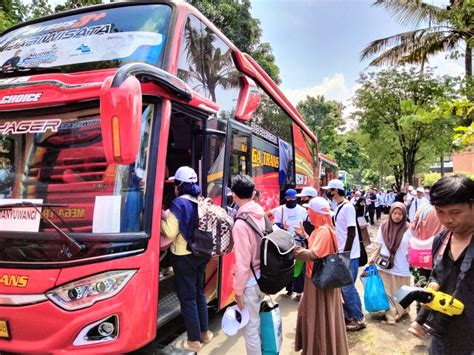 PJT I Lepas Ratusan Pemudik Dengan 5 Bus Ke Berbagai Rute SurabayaPost