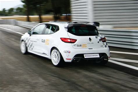 New Renault Clio Rs Suits Up For Racing Gets Hp L Turbo Cars