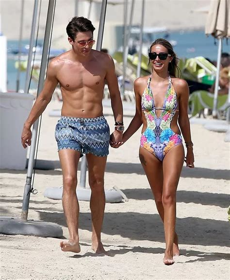 Joey Essex And New Girlfriend Pack On The Pda As They Soak Up The Sun In Dubai Mirror Online