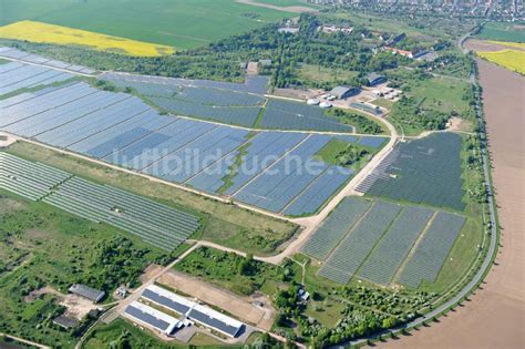 Luftbild Köthen Solarpark auf dem Flugplatz Köthen Solar Park at