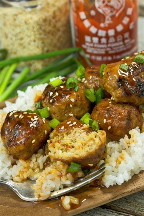 These Slow Cooker Honey Sriracha Chicken Meatballs Are So Tender And