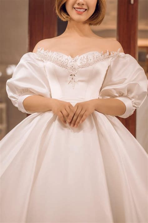 Puffy Or Long Sleeves Elegant White Satin Ball Gown Wedding Dress With