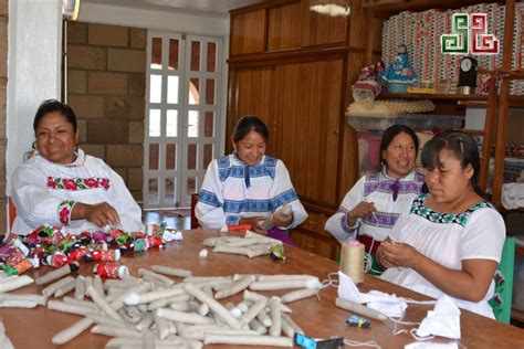 Las mujeres indígenas Artesanas de sueños tejedoras de realidades