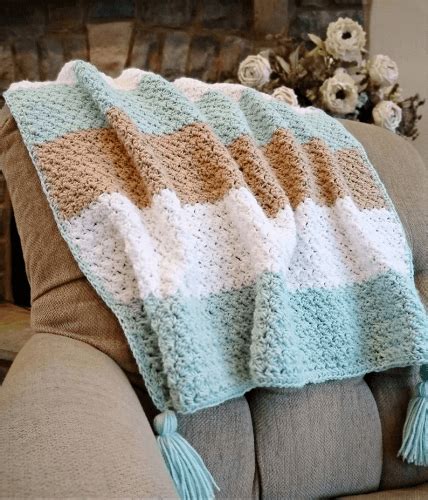 15 Crochet Lap Blanket Patterns | Crochet News