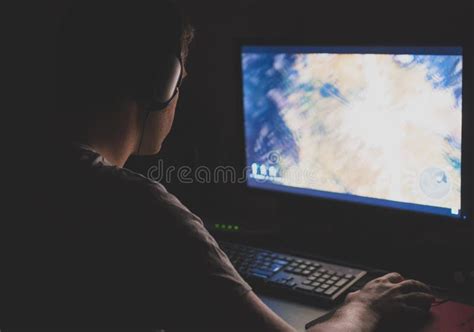 Man playing computer game. stock image. Image of addicted - 114281561