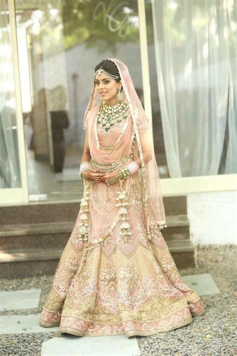 10 Totally LIT Bridal Dupatta Draping Styles You NEED To See Witty