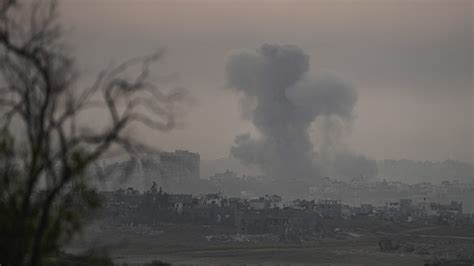 5 things to know as war in Gaza shifts south