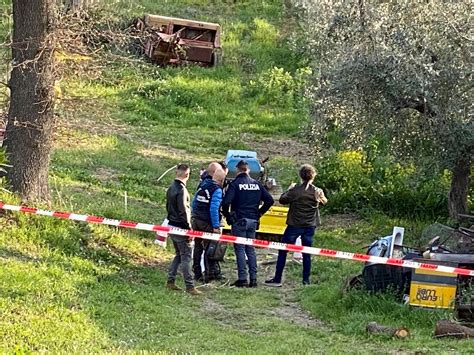 Pescara Bambino Travolto E Ucciso Da Un Trattore A Guidarlo Era Il Padre