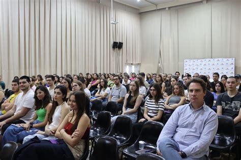 Novos alunos da Medicina FAMECA UNIFIPA são recepcionados no campus