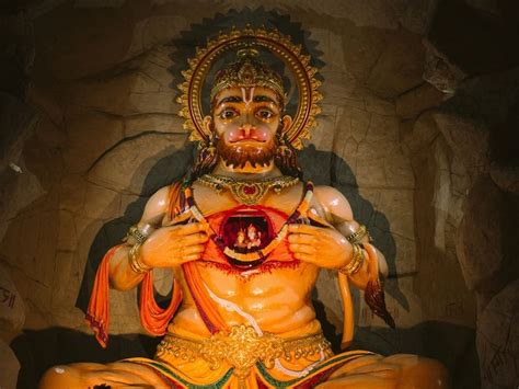 Hanuman Mantras हर मंगलवार इन मंत्रों का करें जाप हनुमान जी हर संकट