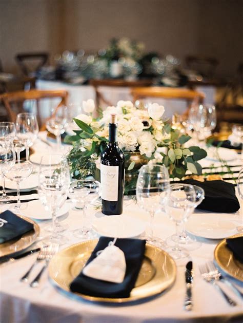 White Table Cloth Gold Charger Black Napkin B W Striped Runner