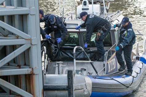 Cops Recover Body Found Floating Near Nyc Shoreline