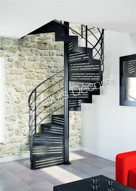 Escalier design sur mesure avec contremarche ajourée graphique