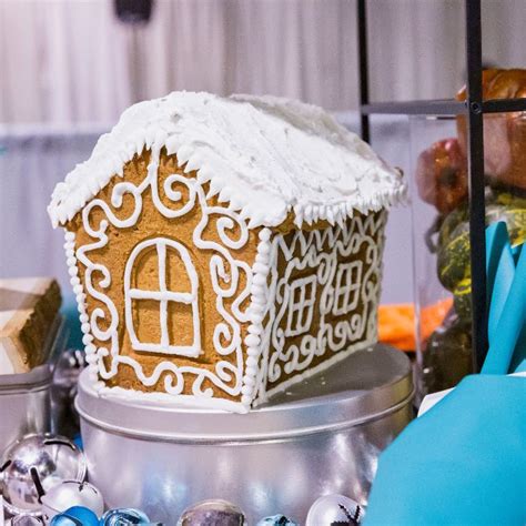 How to Make a Gingerbread House from Scratch - Pampered Chef Blog