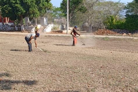 Labores De Mantenimiento En Campo Deportivo H Ayuntamiento