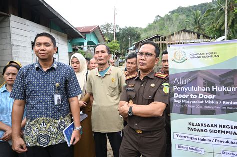 Kejari Padang Sidimpuan Taja Penyuluhan Hukum Door To Door Lintas