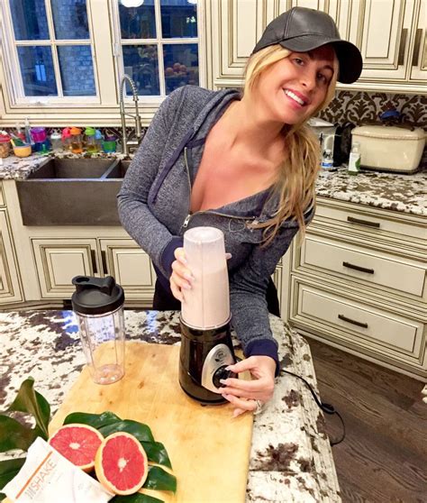 Kim Zolciak Biermann A Day In My Recovery Diet