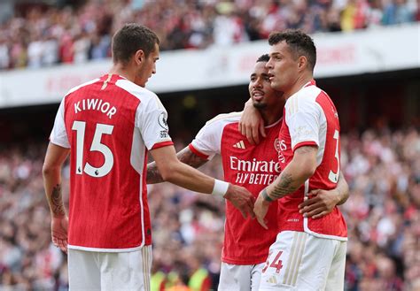 Legenda Arsenal Pesimis The Gunners Bisa Saingi Manchester City Di Liga