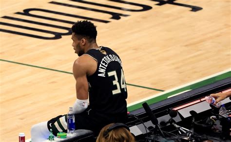 Como Michael Jordan Giannis Antetokounmpo Jug Enfermo Ltimo Partido