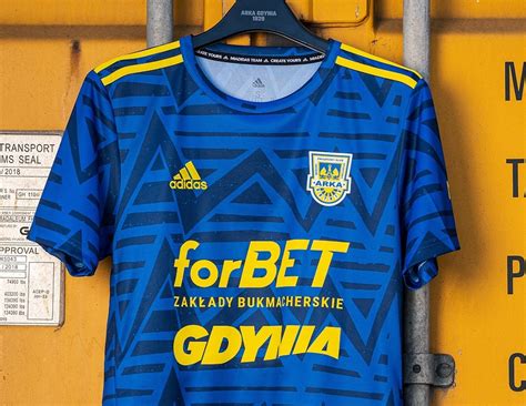 Arka Gdynia Away Kit