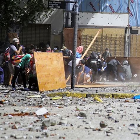 Así quedó el Congreso tras la batalla campal entre los manifestantes y