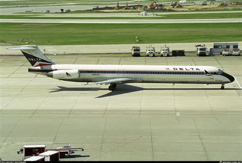 N Dl Delta Air Lines Mcdonnell Douglas Md Photo By Mark Ijsseldijk