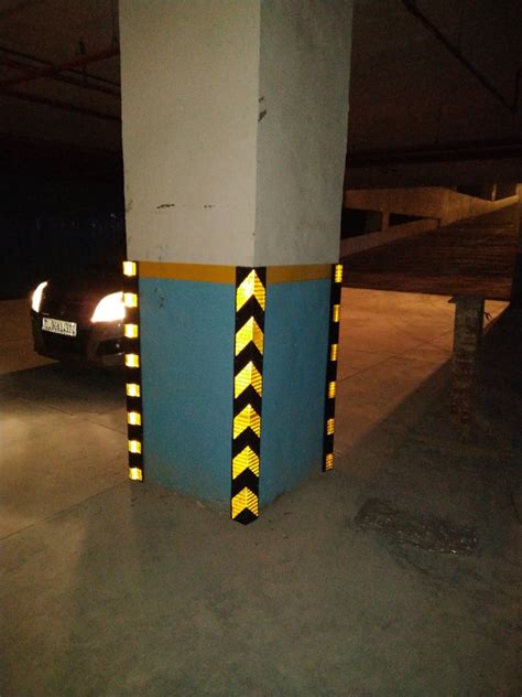 Black And Yellow Rubber Corner Guard Installation Service Size Mm