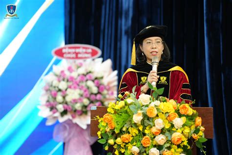 nhung tan bac  dau tien cua truong dh nguyen tat thanh gia nhap doi