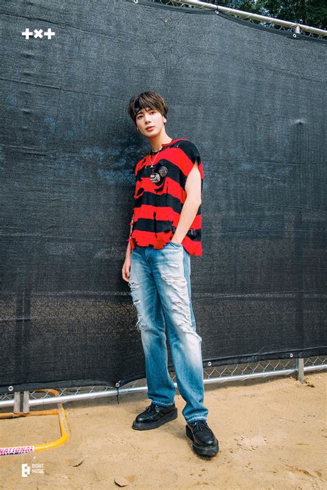 220811 Txt Weverse Update Txt Lollapalooza 2022 Photo Sketch Kpopping