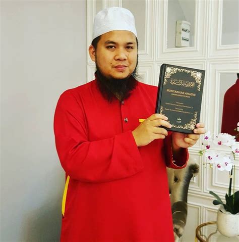 Biodata Dan Foto Foto Lama Pendakwah Viral Ustaz Ebit Lew Iluminasi