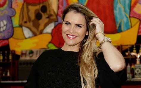 K Tia Aveiro Deixa Declara O De Amor Nas Redes Sociais E N O A