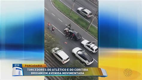 Torcedores Do Atl Tico E Coritiba Brigam Em Avenida Da Capital