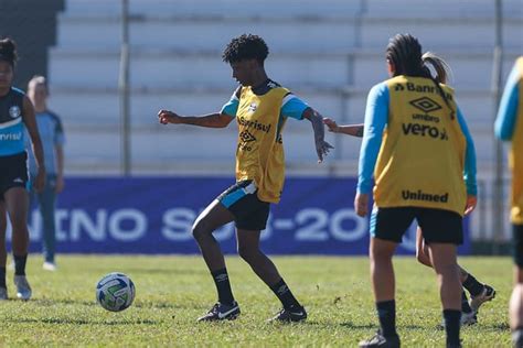 Gurias Gremistas Finalizam Treinamentos Visando Clássico Gre Nal Pelo