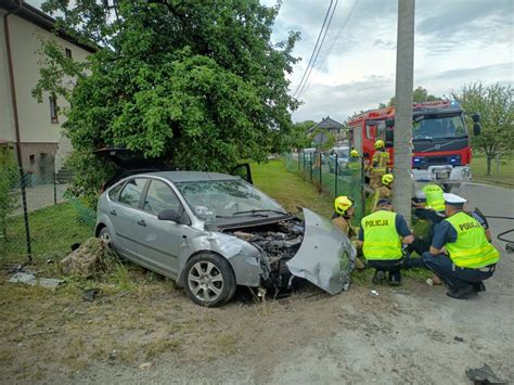 Wypadek W Strojcu Dwie Osoby Zabrane Do Szpitala W Tym Jedna