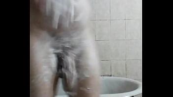 Pablo Aprovecha La Ducha Para Una Buena Paja XVIDEOS