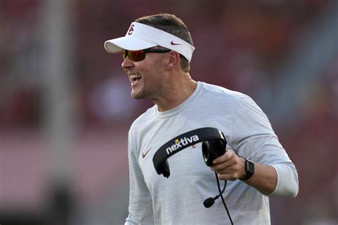 Pac 12 Refs Cause Chaos To End First Half Of Usc Arizona Lincoln Riley