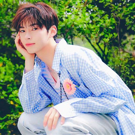 Hanbin Hot Korean Guys Singing