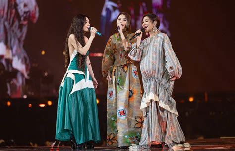 SHE成团22周年 三人合体录广播为粉丝送惊喜礼物-搜狐大视野-搜狐新闻