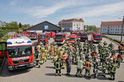 Hohenstein Ernstthal Gartenhaus Brand L St Gro Aufgebot Der