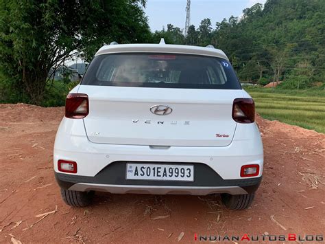 Hyundai Venue White : Hyundai Venue Price in India 2020 | Reviews, Mileage ... : We did not find ...