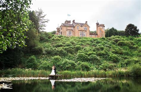 Castles in Dumfries for Weddings : Guide for 2024 Weddings.