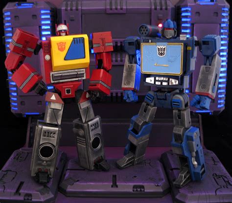 Custom: G1 Blaster VS Soundwave | TFW2005 - The 2005 Boards